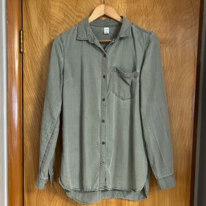 Old Navy Olive Button-Up Shirt